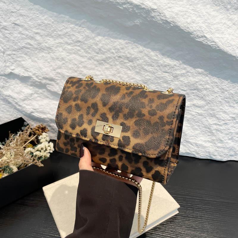 Fashionable Medium Leopard Print Handbag For Women With Synthetic Leather Ideal For Daily Use