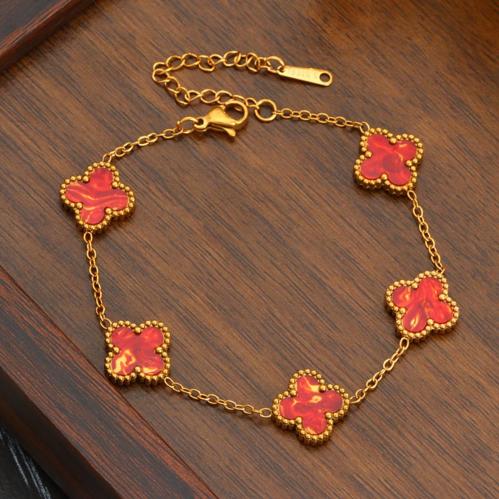 Four-leaf Clover Titanium Steel Bracelet Fashionable and Luxurious Jewelry for Women Colorfast and Simple