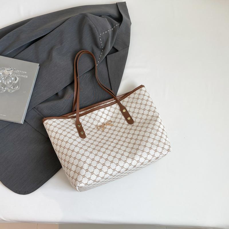 Simple and Stylish Large-capacity Bow Beautiful Casual Commuting Large-capacity Portable Shoulder Underarm Tote Bag