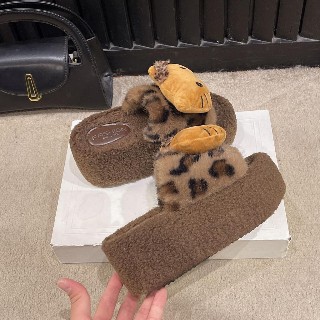 Herbst und Winter 2025 niedliche Kätzchen Baumwollpantoffeln für Damen Zuhause rutschfest Internet-Berühmtheit Mode Leopardenmuster flauschige Pantoffeln Damen Oberbekleidung