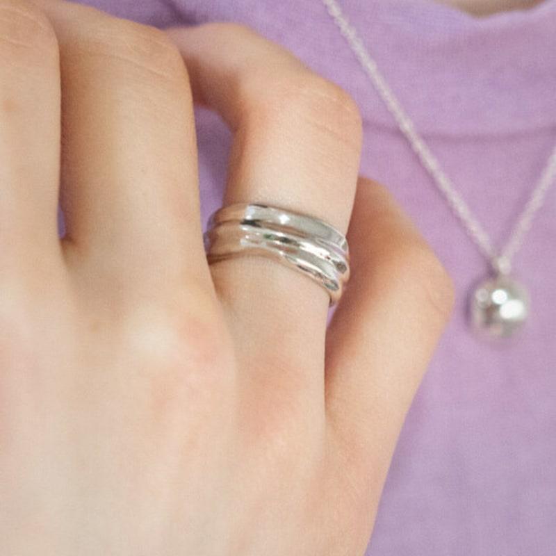 objecteso Three pleat ring