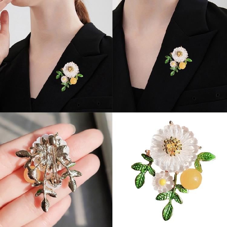 Daisy Flower Brooch Handmade Lapel Pin Jewelry for Jackets Backpack Scarf Hats Clothing Accessories Elegant Accessory