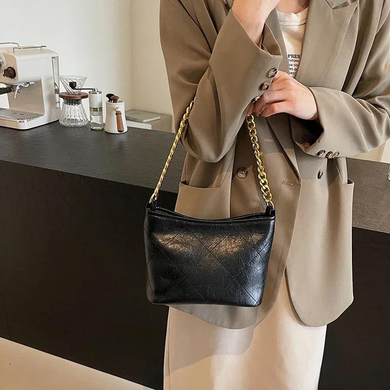 Premium Soft Leather  Bucket Bag Autumn Fashion Chain Versatile Single Shoulder Light Practical Bag