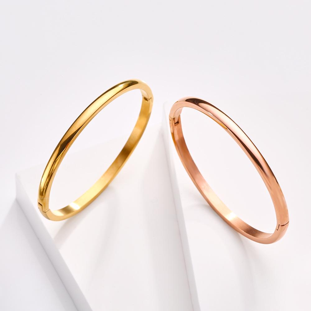 Trendy Women's Stainless Steel Ring Bracelet with Smooth Arc Buckle - Simple and Fashionable Design