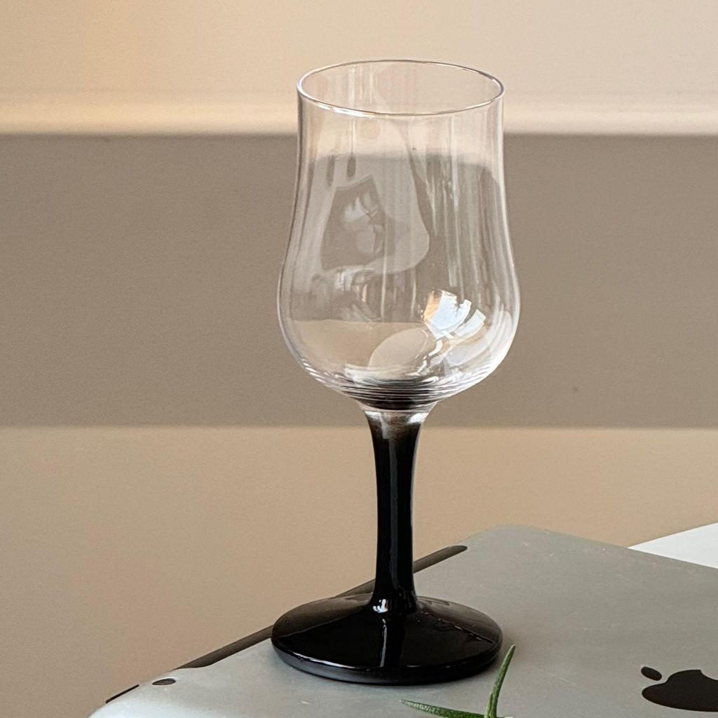 Vintage High-Stemmed Red Wine & Baijiu Glass - 2.5oz Black Stem, Creative Home Decor