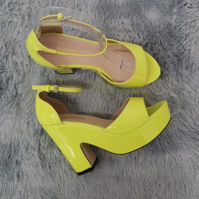 Sandales Colorées pour Femmes Été Sexy Peep Toe Sandale à Bride à Boucle Plateforme Talons Hauts Épais Fête Rouge Chaussures de Mariage Grande Taille