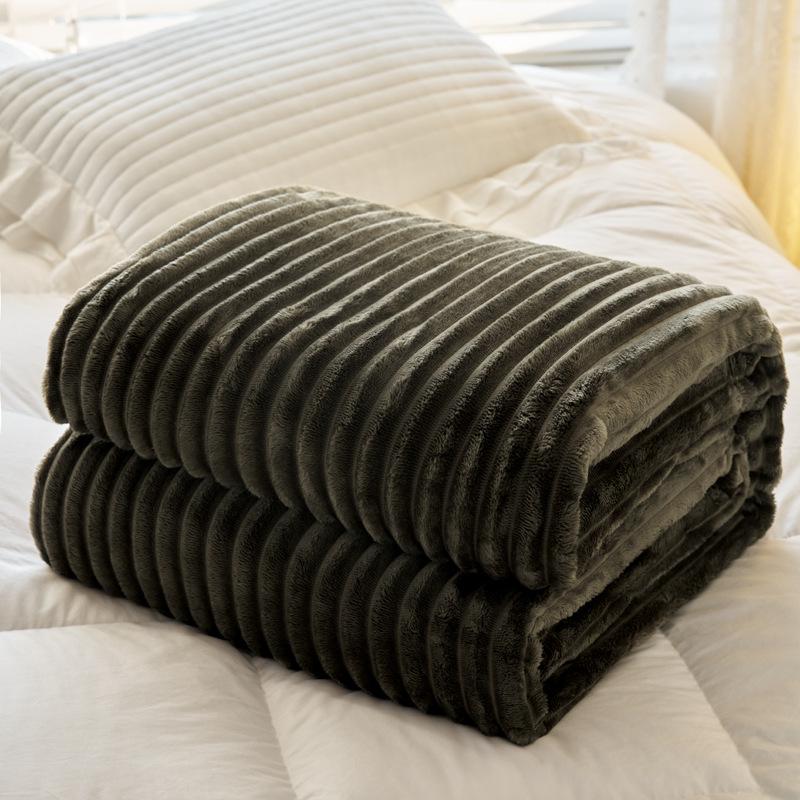 

Rabbit Plush Fleece Blanket - Thickened Cozy Sofa & Bed Cover for Autumn and Winter 70x100cm 0.2kg