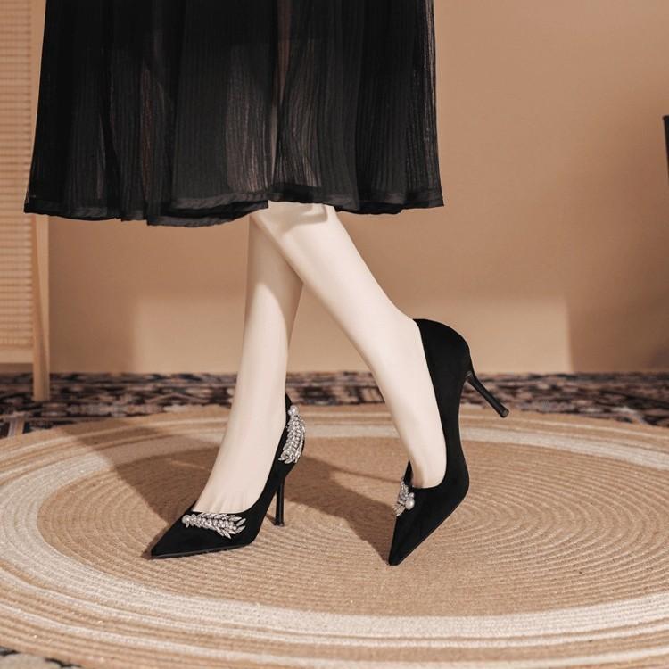 Rhinestone Pointed High Heels Women's Autumn 2025 New French French Temperament Not Tired Feet Professional Shallow Mouth Single Shoes