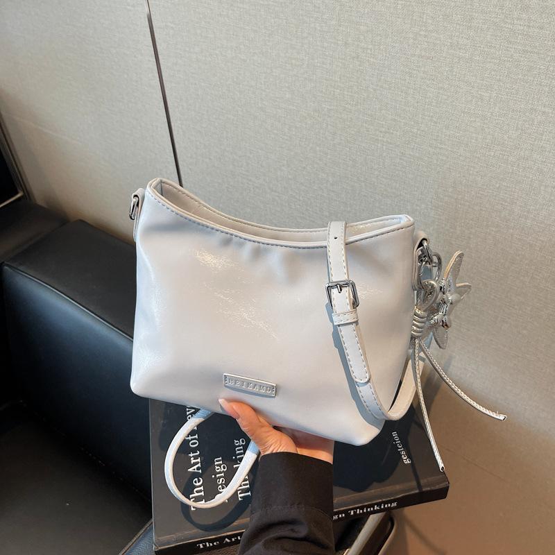 Today's popular small bags for women's new autumn and winter retro versatile messenger bags single shoulder underarm bucket bags