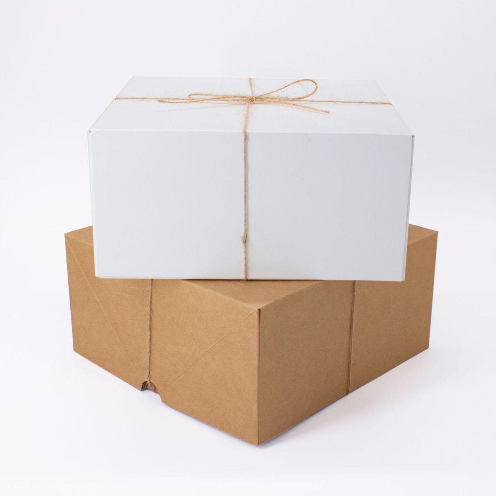 Retro Kraft Paper Gift Box with Hemp Rope and Adhesive Corners