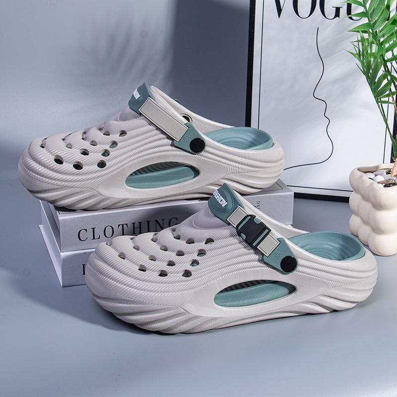 2025 Men's Sport Sandals: Summer Outdoor Beach Shoes with Thick Soles and Closed-Toe Design