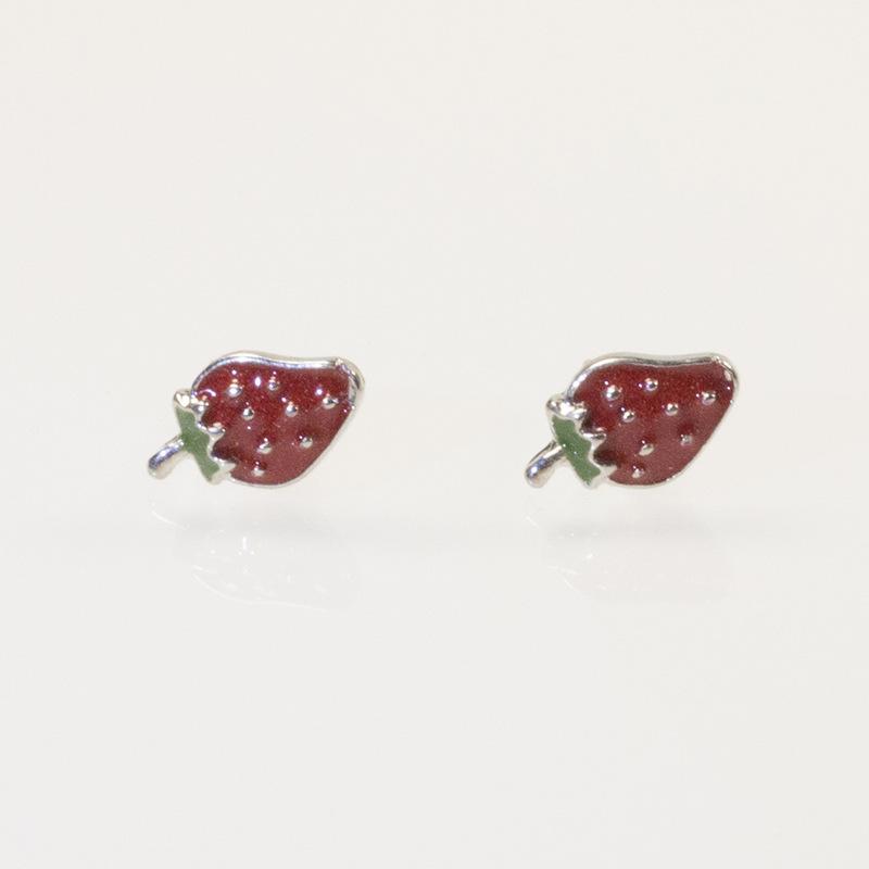 S925 silver needle strawberry stud earrings simple summer fruit earrings women's new oil dripping fruit earrings trendy earrings