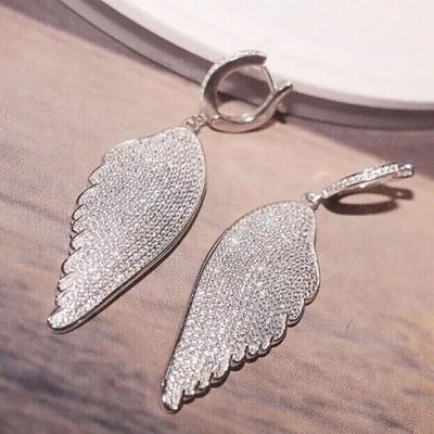 Huitan Funkelnde Engelsflügel Ohrringe mit Brillanten Zirkonia Damen Exquisit Übertrieben Mode Anhänger Accessoires Schmuck