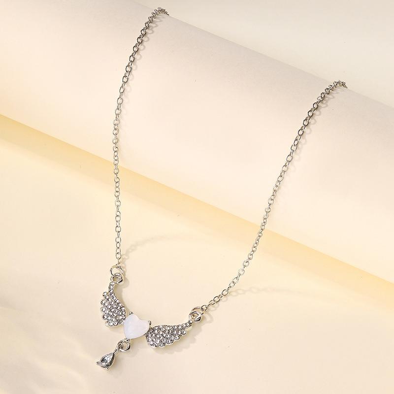 New jewelry: diamond-encrusted acrylic pendant simple and versatile alloy angel wings necklace for women