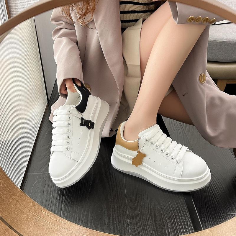 2025 Autumn New Leather Thick Baseplate Shoes Women's Versatile Small Height McQueen Shoes Casual Big White Shoes Single Shoes