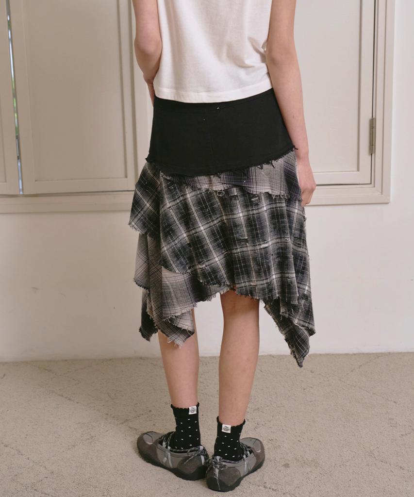THE GREEN LAB Asymmetrical Check Denim Skirt [Charcoal Gray]