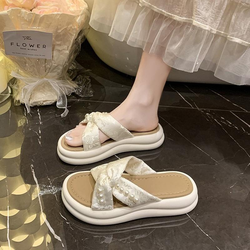 

Мода 2025 Модные летние женские шлепанцы Жемчужные Повседневные Пляжные туфли Домашние Нескользящие Уличные Домашнее использование ПВХ подошва Женская обувь 35 бежевый