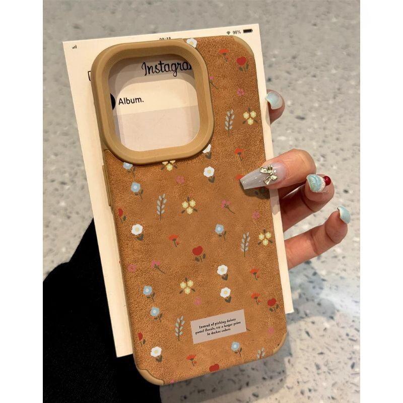 

Brown Large hole Veneered Small Floral Apple 16promax Phone Case 14iphone15 Cartoon Japanese and Korean Cute Apple 12