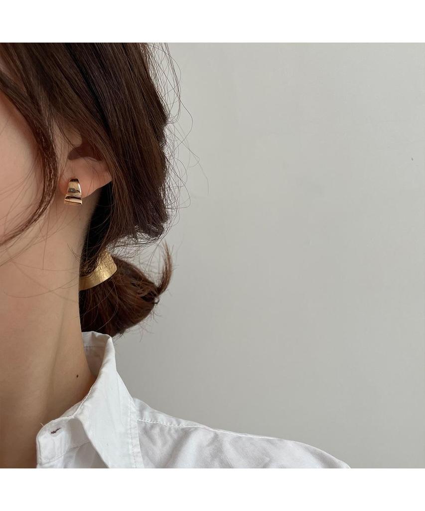 Wide Circle Cold-Style Silver Needle Earrings for Women – Niche Design, Advanced Simple Fashion for Summer