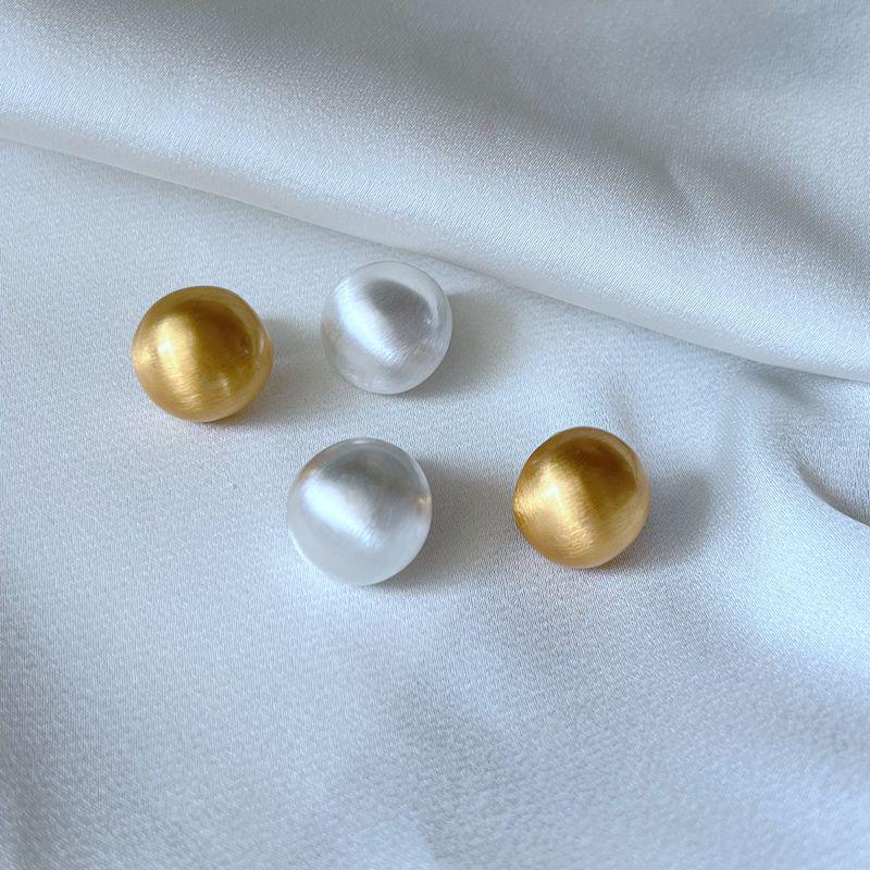 

Stylish Frosted Metal Semicircular Stud Earrings - Minimalist Niche Design золотой