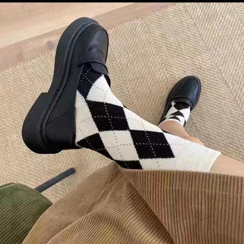 Dámské jarní a letní čistě bavlněné retro kosočtvercové podkolenky pro studentky