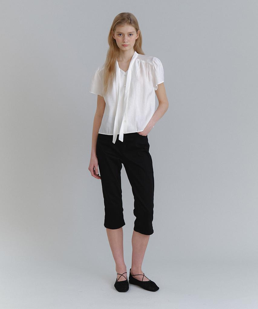 LAMINEZ Modern Cotton Capri Pants - Black