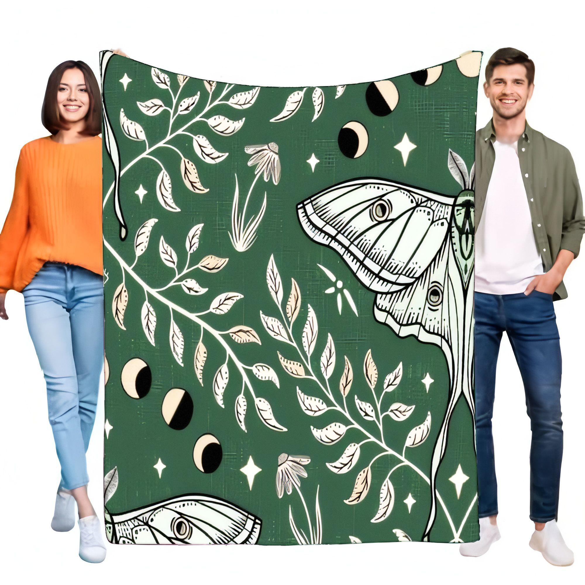 Bohemian Moth Blanket Soft Cozy Throw Blanket for Sofa Bed Lightweight Decorative Home Accessory Perfect for Birthday and Holida 75x90cm