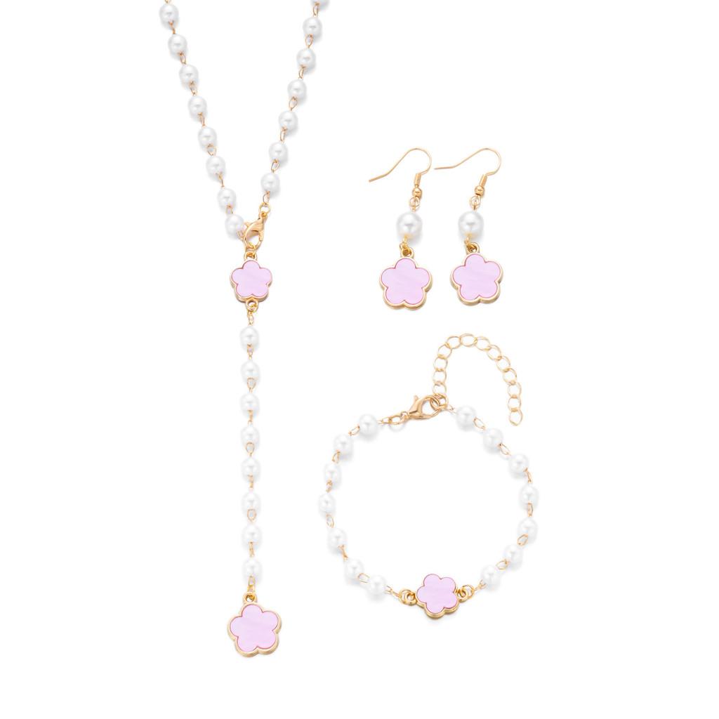 Elegant Ladies Jewelry Pack With Geometric Flower Shape Designs And Pearl Accents For Daily Wear