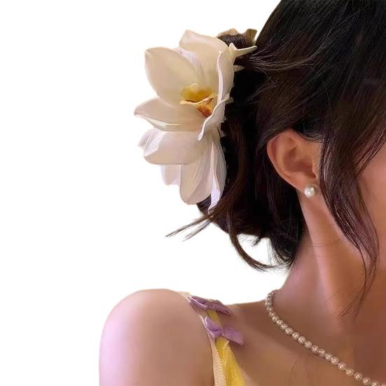 Hair Claw 3D Simulated Flower Shape Hair Clip Anti-slip Teeth Back Head Shower Hair Claw Hair Accessories