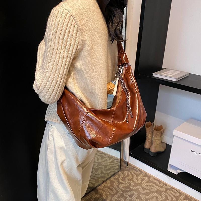 Fashion Splicing Single Shoulder Armpit Bag Women's Bag Autumn and Winter New High-end Retro Versatile Diagonal Span Bag Dumpling Bag