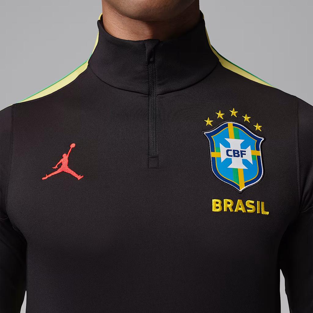 Jordan Dri-Fit Strike Squadra Brasile Asciugatura Rapida Vestibilità Slim Pullover Manica Lunga Maglia da Calcio Uomo top IQ3293-010