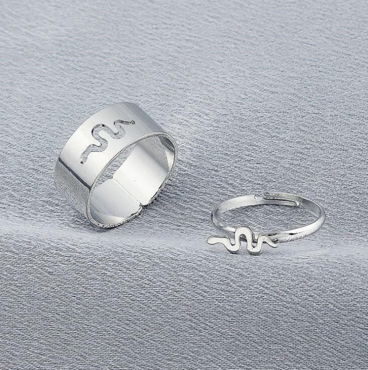 Versatile Women's Fashion Couple Rings: Light Luxury, Colorfast, Unisex Knuckle & Plain Finger Rings