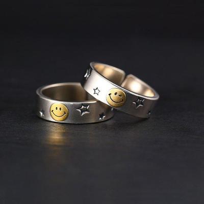 Lächelndes Gesicht Retro alte Stern Spielkarte Ringöffnung Herren und Damen Nischendesign Geschenk für Freunde
