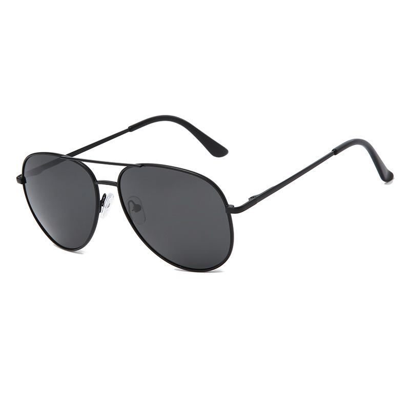 Trendy Polarized Photochromic Retro Sunglasses with Spring Hinges for Men Standard Black-Gray Lens