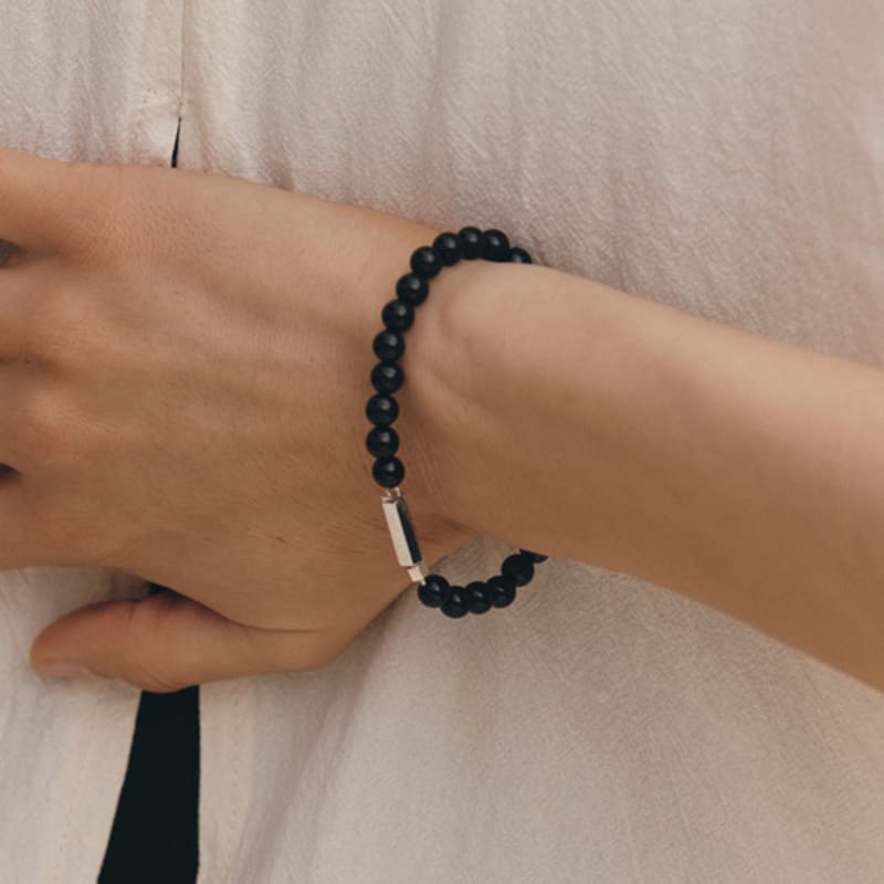 Hyeres-lor H Edition (W) Ball Black Onyx Bead Bracelet HL6B46630WB