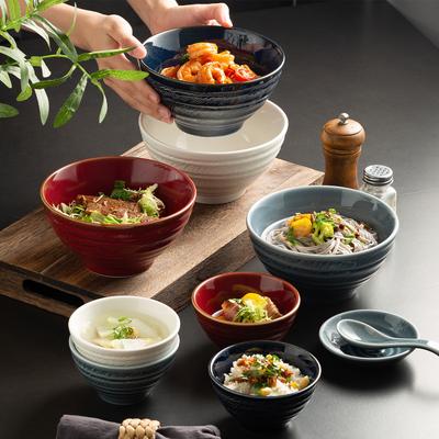 Vaisselle de table – Assiettes et plats de service