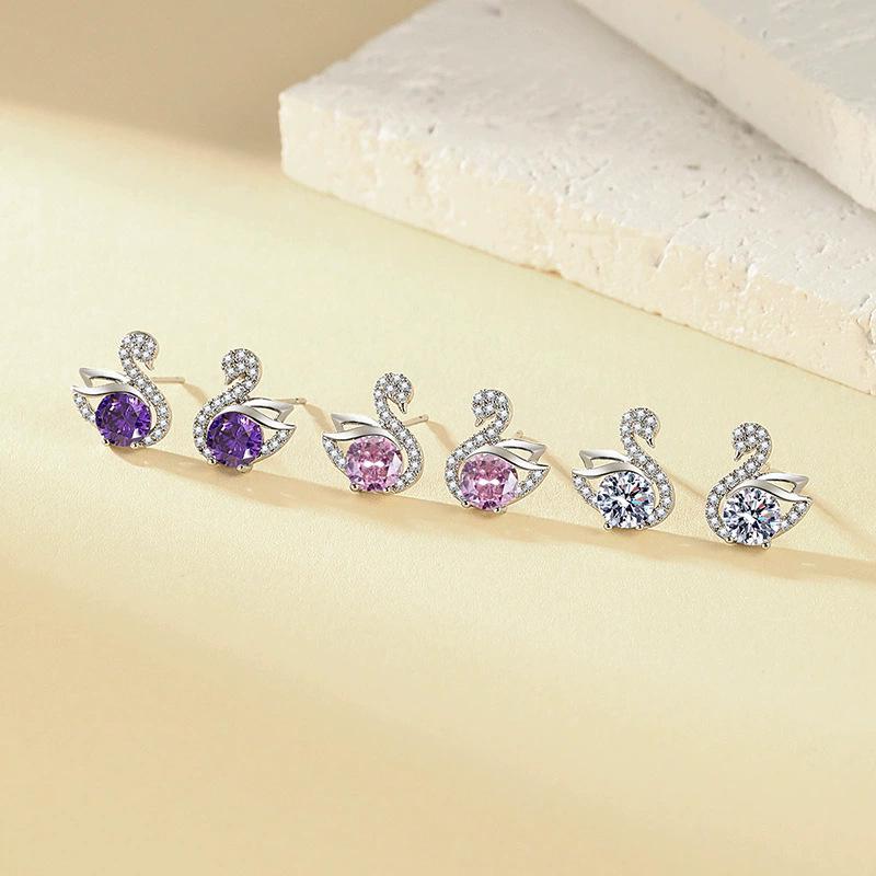 Элегантные трехцветные циркониевые серьги-гвоздики в виде лебедей: Универсальный и блестящий Pink Zircon