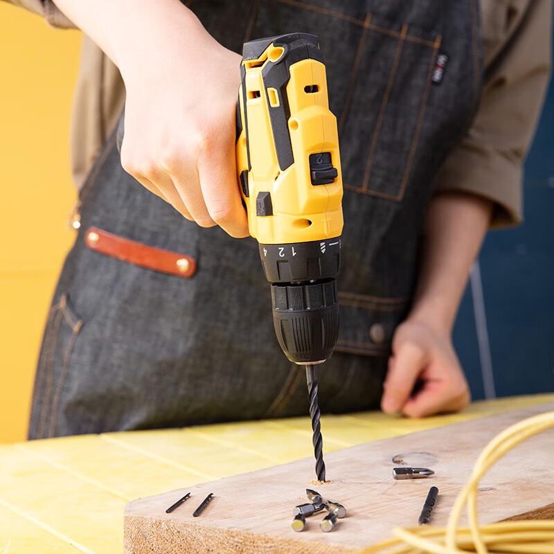 Deli DL6262 Cordless Lithium-ion Electric Drill Screwdriver CN Plug (adapter Included)