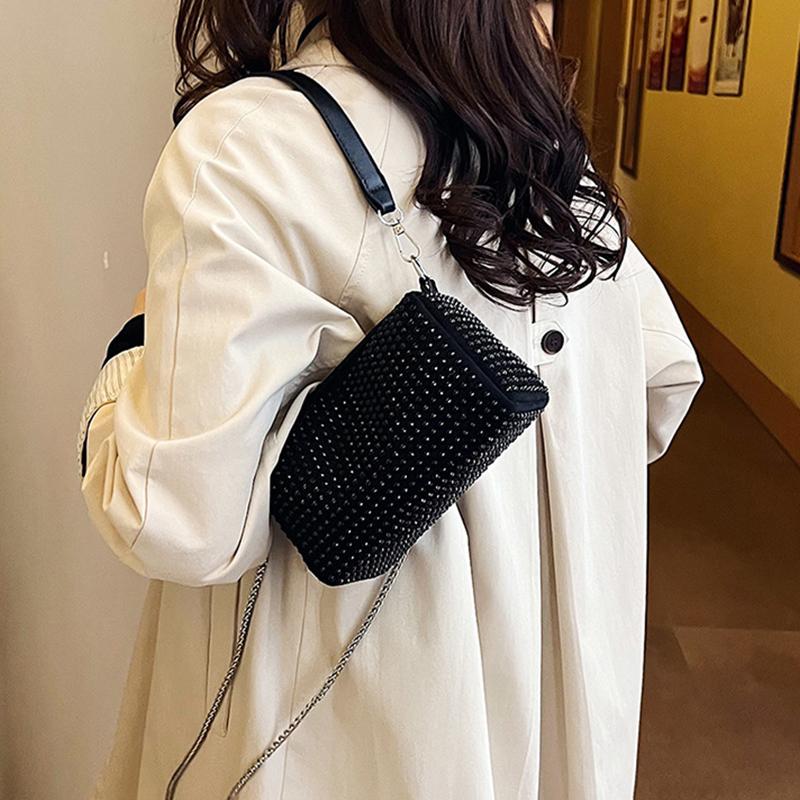 Spring and Summer Small Bags 2024 New Trend Personalized Color Diamond Pillow Bag Chain Shoulder Personalized Crossbody Bag