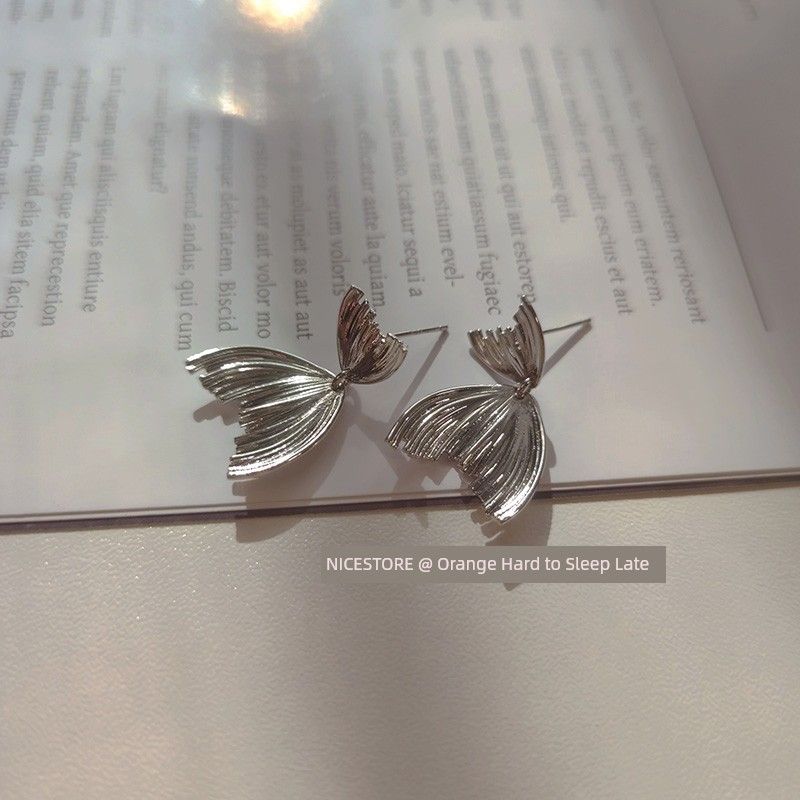 

Поздний спящий платикодон крупноцветковый рыбий хвост металл ин нишевые серьги