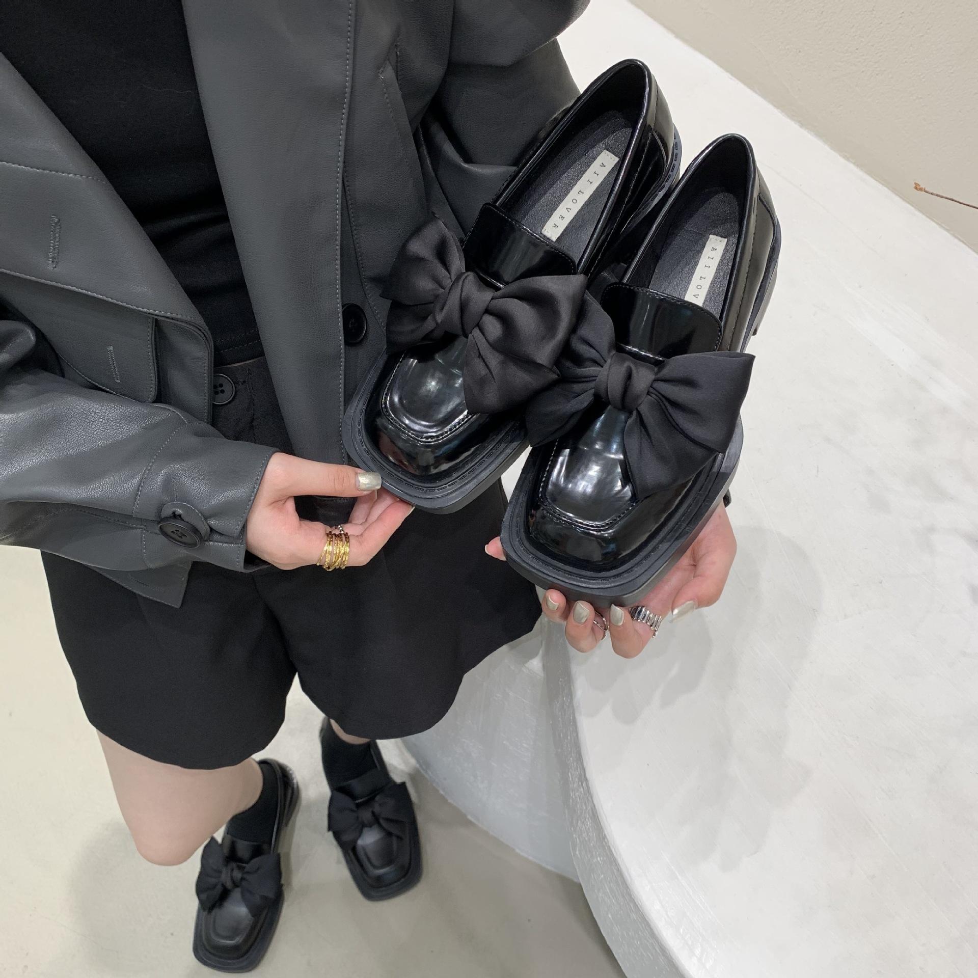 Туфли Мэри Джейн с большим бантом маленькие кожаные женские туфли с квадратным носком на толстом каблуке мокасины балетки матовые и лакированные кожаные броги оксфорды 5 8298₽