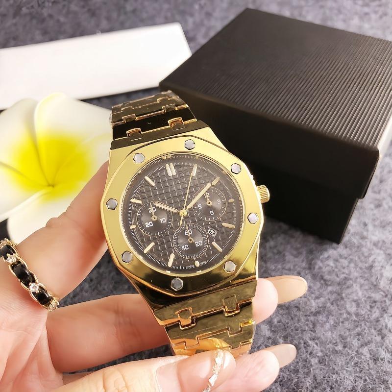 Luxury silver men's watch, green disc chronograph, steel belt quartz watch, business commuter fashion men's accessories watch