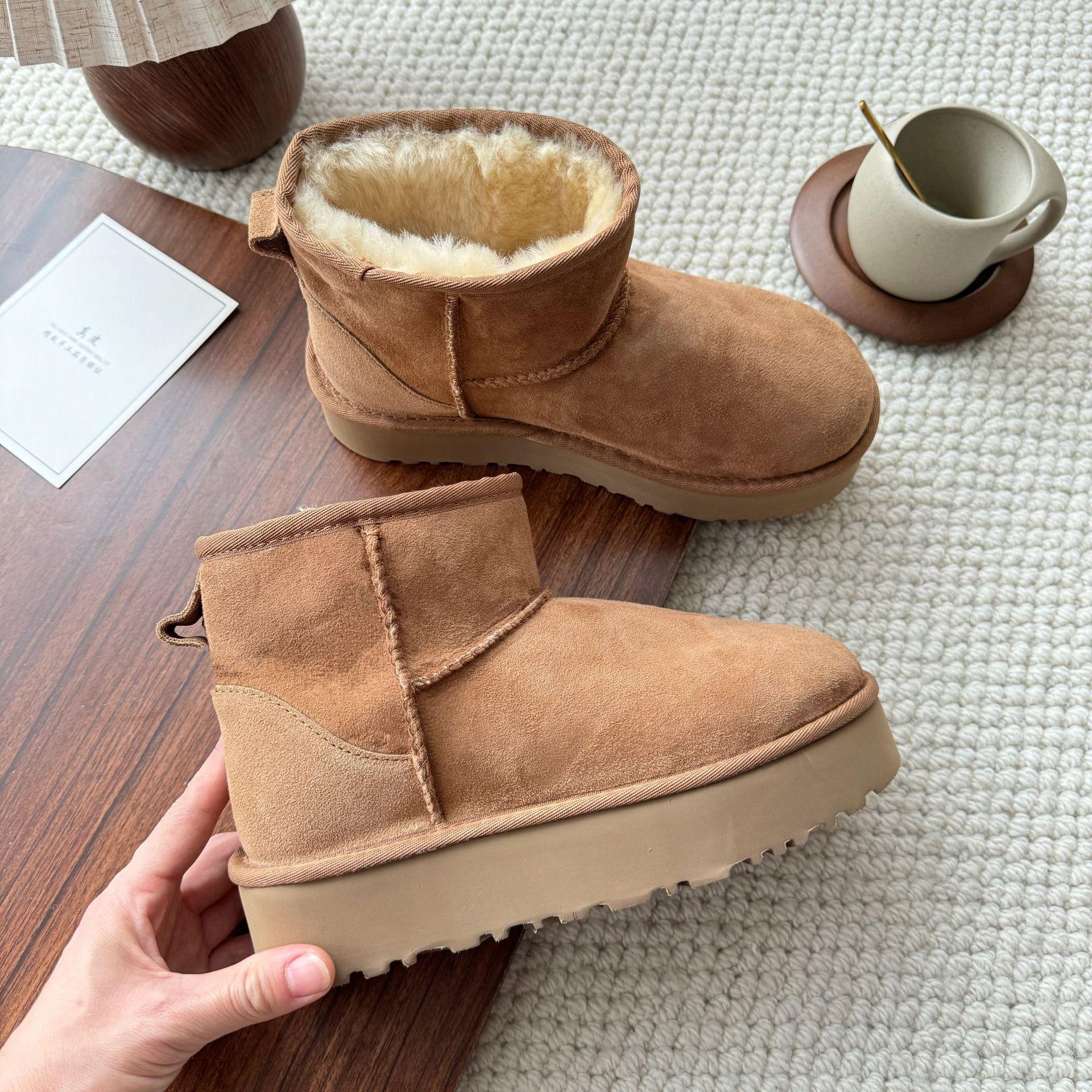 Women s Thick-Soled Snow Boots, Leather & Fur, Height-Boosting, Wool-Lined, Short Winter Boots. 39