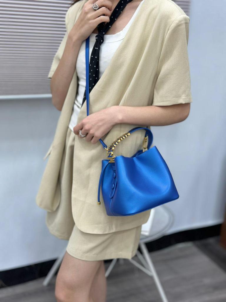 Women's 2026 Trendy Lightweight Luxury Drawstring Bucket Bag - Handheld, Shoulder, and Crossbody Options
