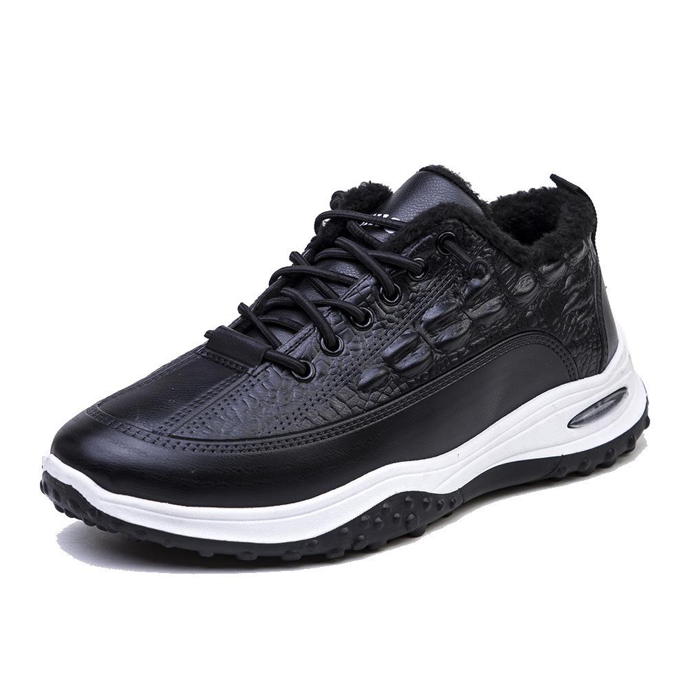 The new men's sneakers are comfortable and versatile, with casual shoes and low-top fashion business leather shoes, and men's cotton shoes