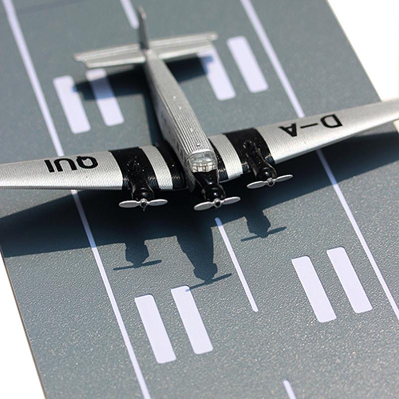 Diy Mini Simulation Passenger Aircraft Model Runway Platform Civil Flight Takeoff And Landing Background Sand Table Toy 15X10Cm