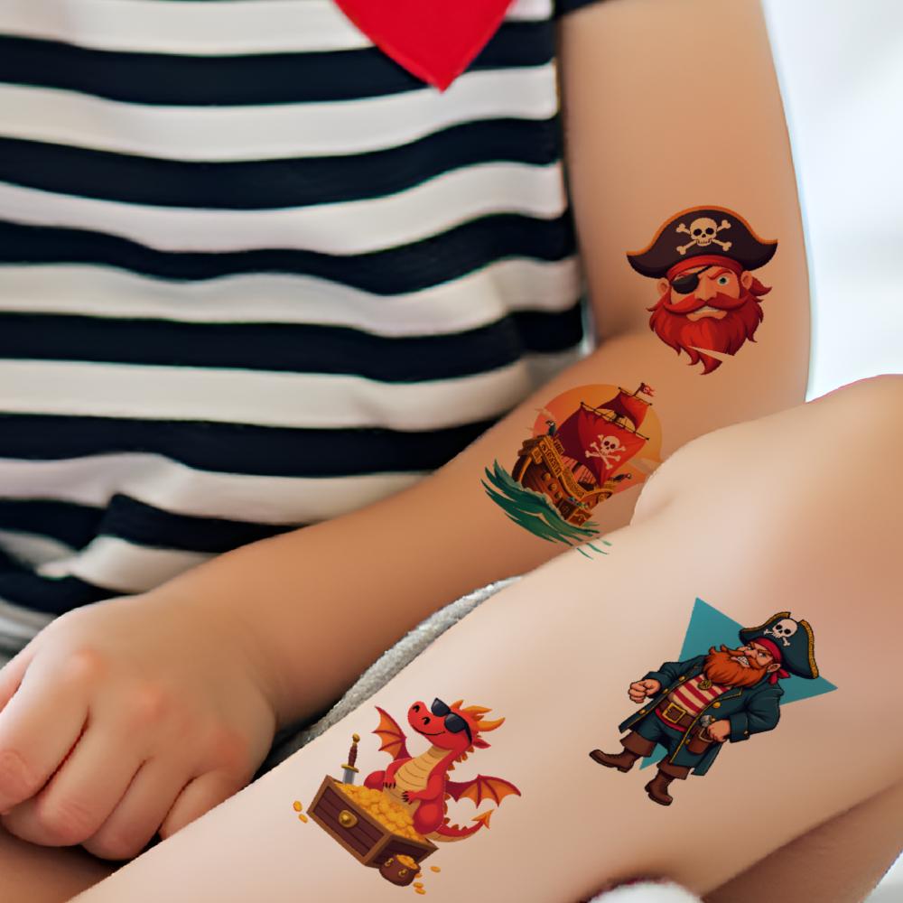 63 Pezzi Tatuaggi Temporanei Nave Pirata Cartone Animato Scheletro Teschio Baule del Tesoro Adesivi Tatuaggio Temporaneo Personaggi Pirata Per Braccia