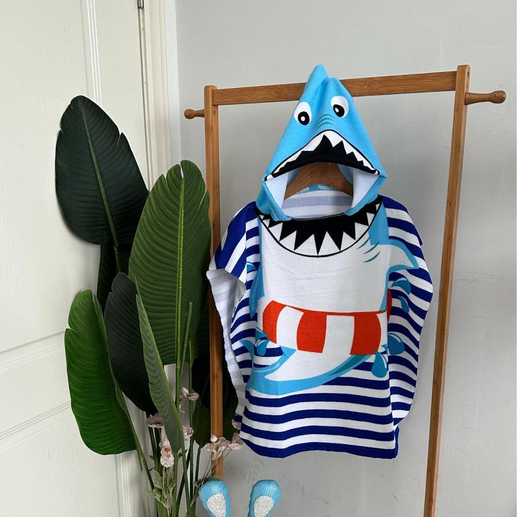 Children's Hooded Bath Towel: Antibacterial, Quick-Drying, Wearable Cloak for Bath or Beach.