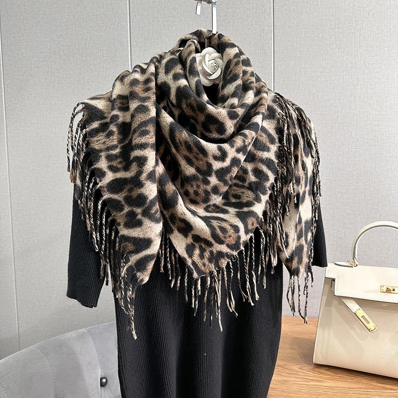 

Нишевый милый и крутой классический ретро шарф с леопардовым принтом, трендовый осенне-зимний литературный и художественный шарф из имитации кашемира в полоску, квадратный 100*100cm