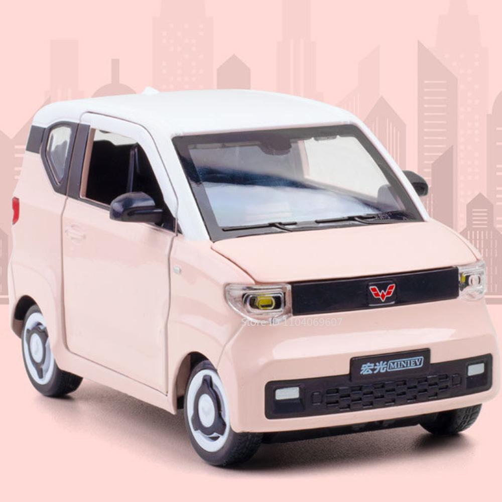 1:24 Car Toy WuLing HongGuang Mini EV Models Alloy Diecast Sound Light Pull Back Door Opened Rubber Tires Ornament Vehicle Gifts